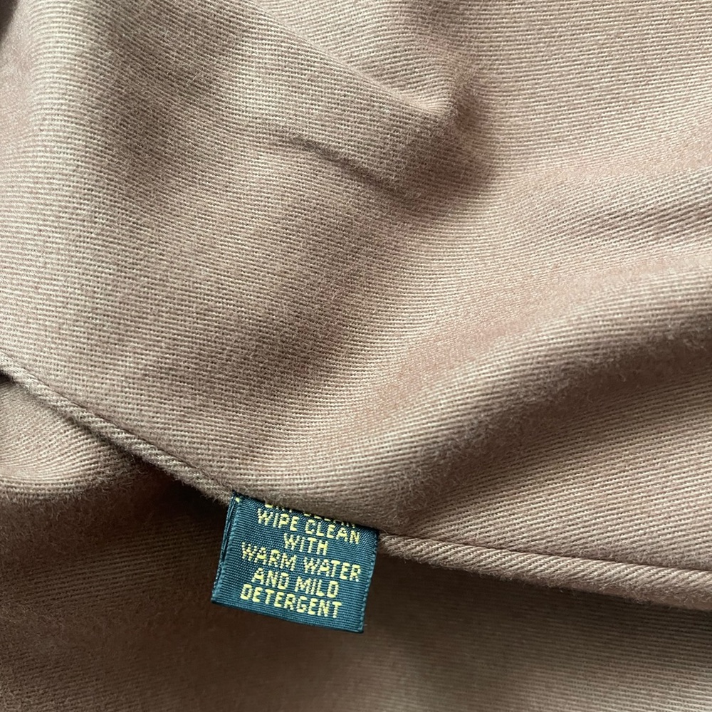 Vintage-Inspired Brown Leather Bomber Jacket with Patch Accents - Picture 7 of 10